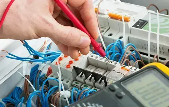 Professional electrician in Canning Town
